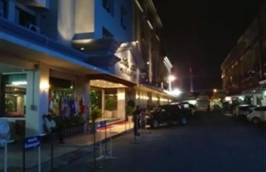 Merlin Grand Hotel-1